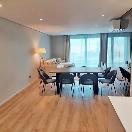 Infinito Azul - Moderno Elegante Com Piscina *