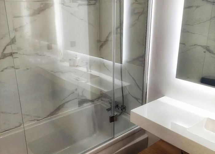 Infinito Azul - Moderno Elegante Com Piscina *